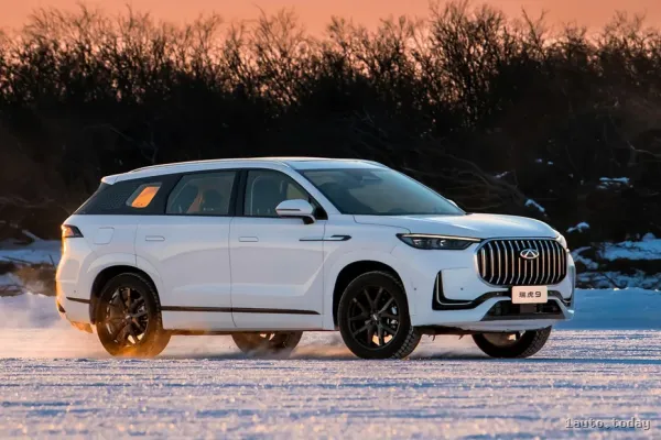 Tiggo 9 2023 ist der größte und das Flaggschiff-Crossover des Unternehmens Chery