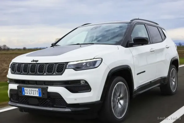 Jeep Compass 2024 ist kompakt und zuverlässig, aber nicht perfekt.