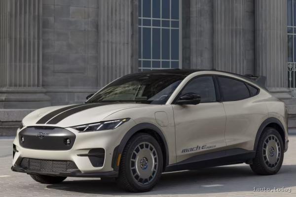 Ford Mustang Mach-E 2025 – elektrisches Crossover mit dem Geist des Mustang