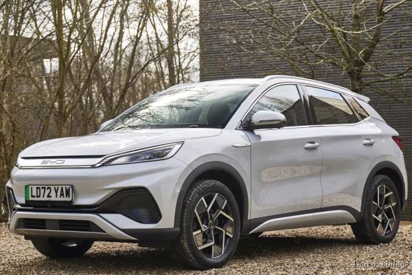 BYD Atto 3 — vielseitiger Elektro-Crossover für Stadt und Vorstadt: Vor- und Nachteile