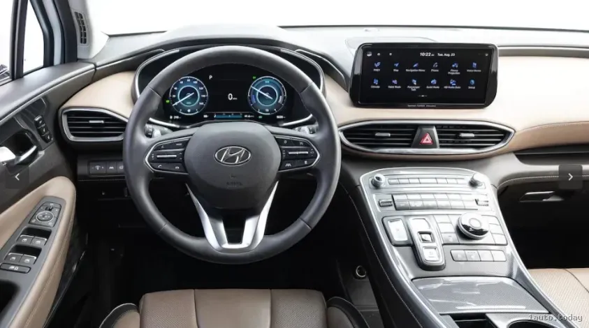 Vorderseite des Hyundai Santa Fe 2023 mit Plug-in-Hybrid