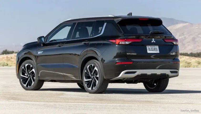 Mitsubishi Outlander PHEV 2024 Rückansicht
