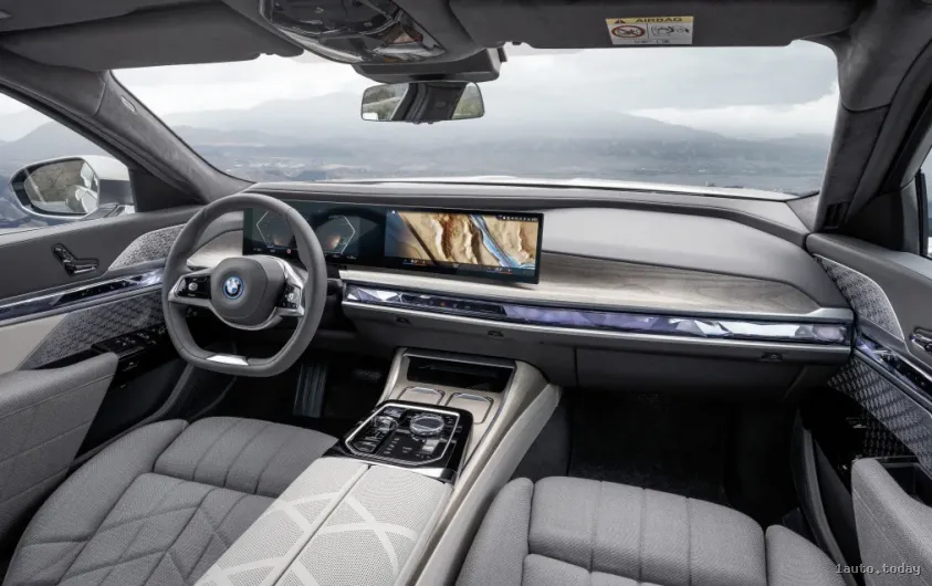 BMW i7 xDrive60 Armaturenbrett