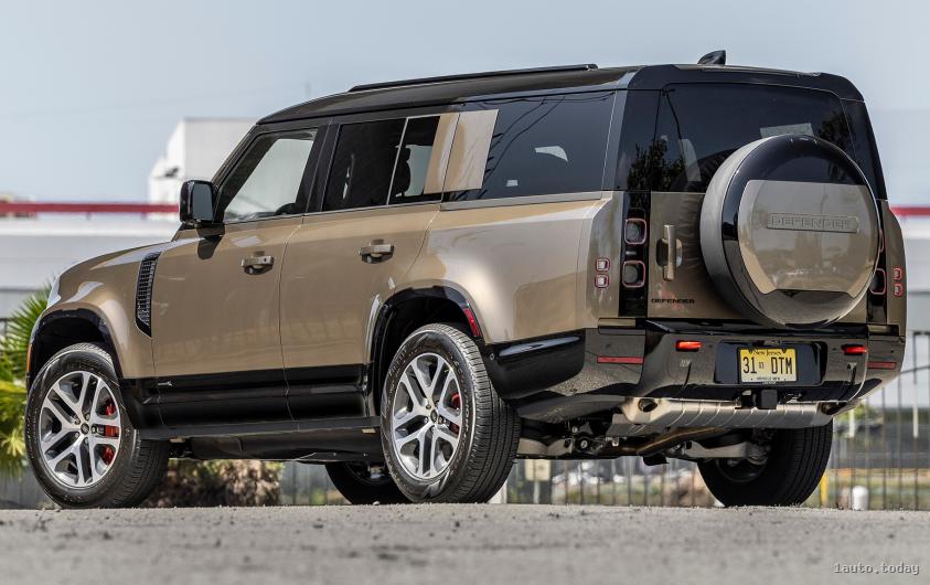 Kofferraum des Land Rover Defender 130 X