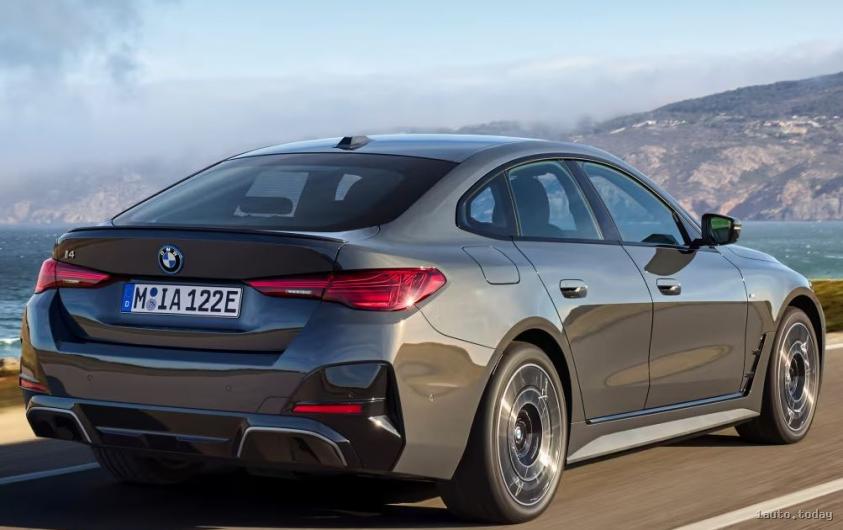 Heckstoßstange des coupéartigen BMW i4 eDrive40