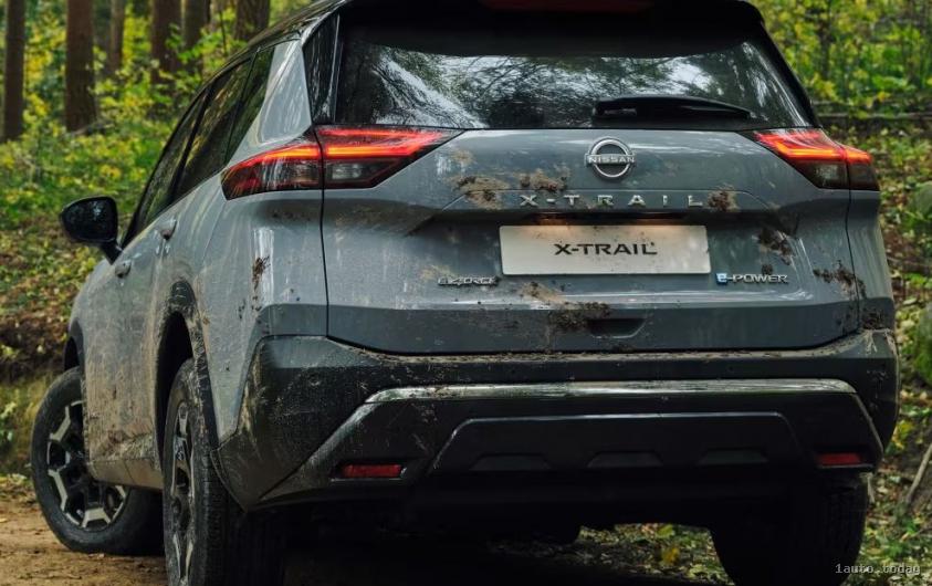 Geräumiger und komfortabler hinterer Bereich des X-Trail e-Power 2025