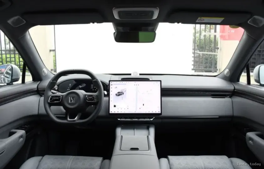 Technologien und Innenraum Zeekr 7X 2024