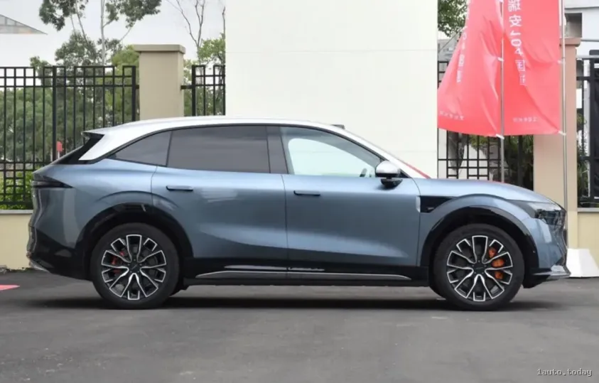 Bodenfreiheit und mittlere Größe des Zeekr 7X 2024