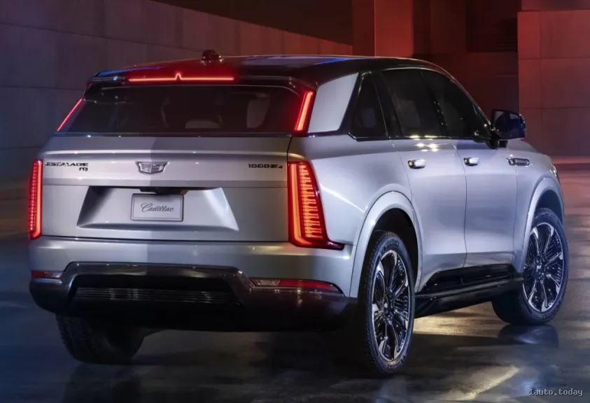 Heckstoßstange des Cadillac Escalade IQ