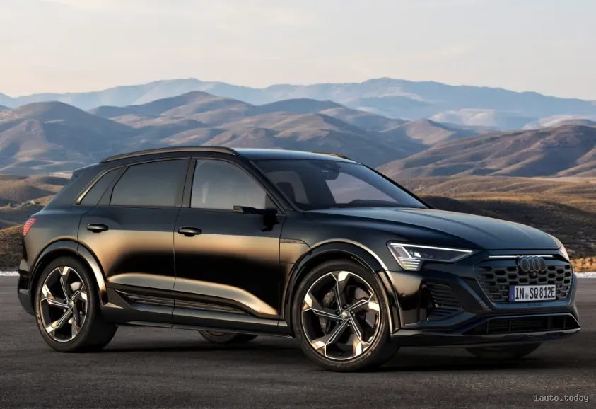 Elektroauto Audi Q8 e-tron 2023 Seitenansicht