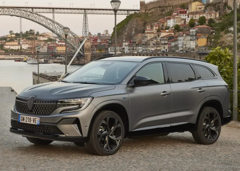 Renault Espace E-TECH Hybrid 2023 Serie Esprit Alpine verbessertes Design