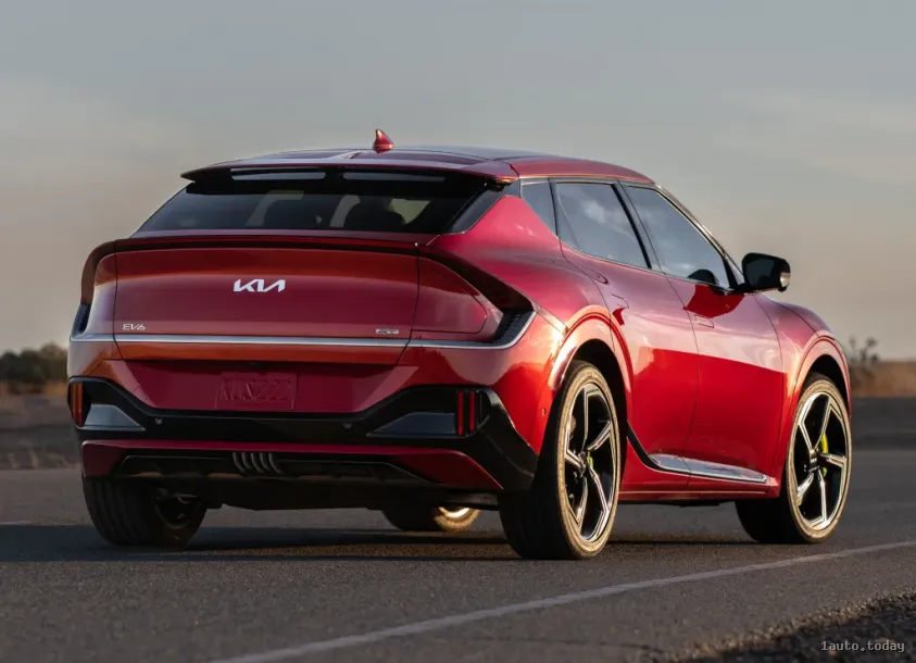 Kia EV6 2024 Rückleuchten und Stoßfänger