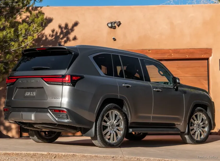 Heckleuchten des Lexus LX 2024