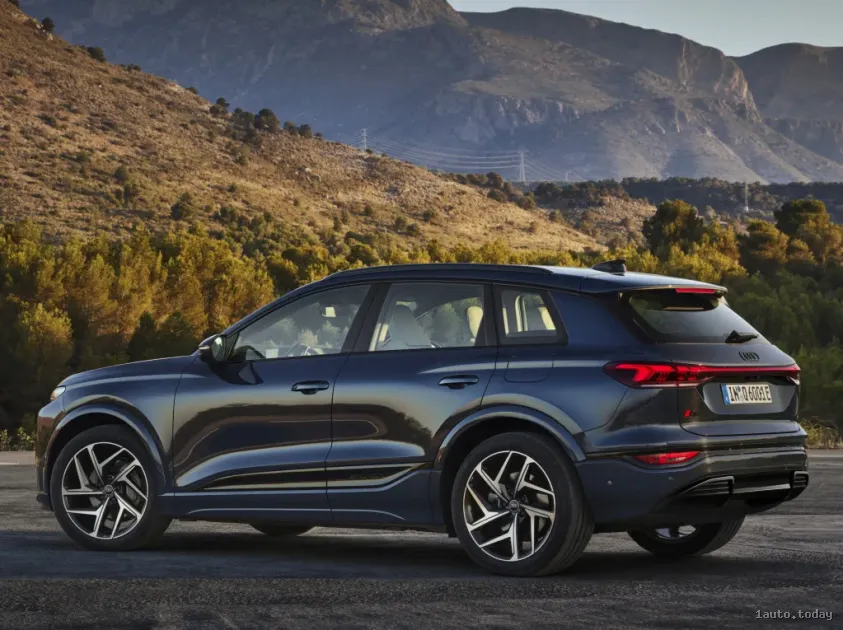 Seitenansicht des Q6 E-Tron SUV