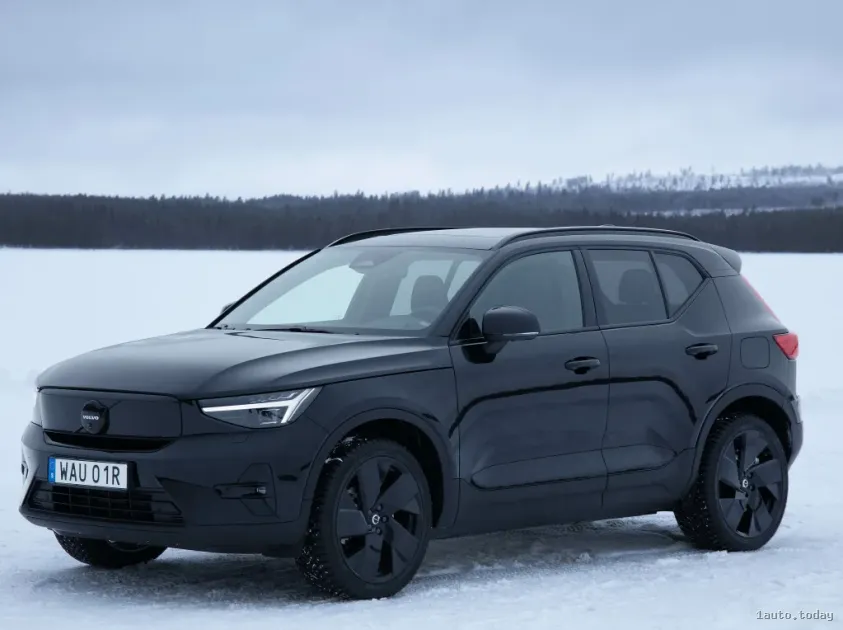 Volvo XC40 2025 Black Edition Version