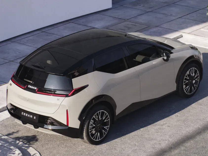 Zeekr X 2023 Rückansicht und Panoramadach