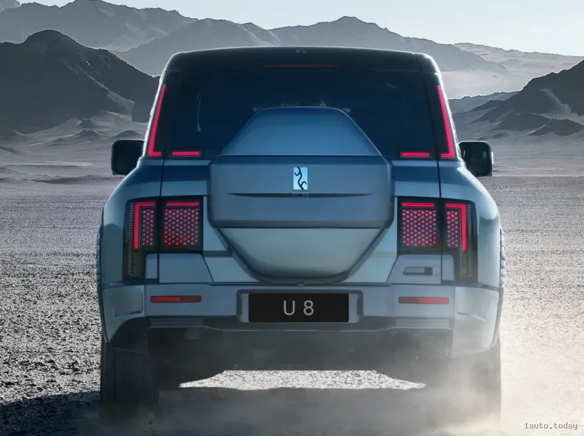 BYD Yangwang U8 mit 1100 PS Rückansicht