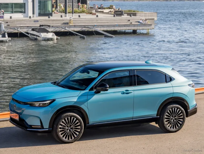 Seitenansicht Honda e:Ny1 202