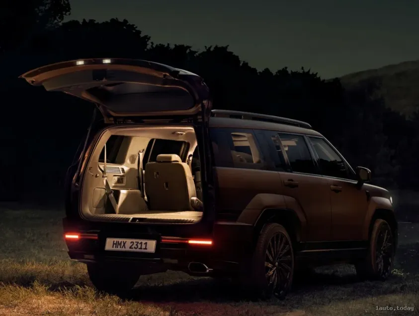 Hyundai Santa Fe 2024 durchgehendes Dach