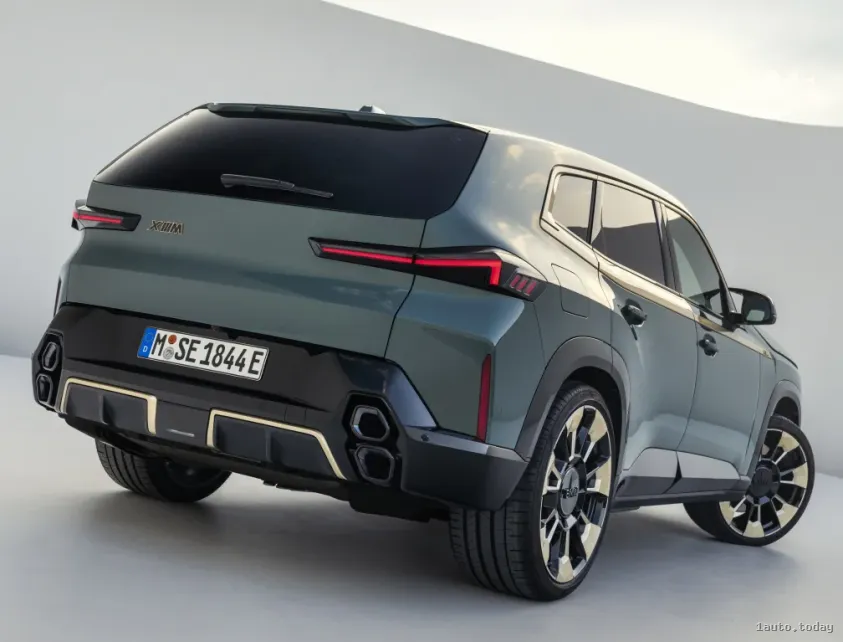 BMW XM 2023 Rückansicht